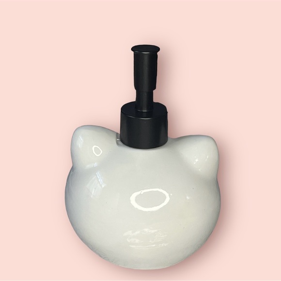 NWT NEW - Sanrio Hello Kitty White Bath Soap Or Lotion Pump Dispenser - Picture 2 of 4